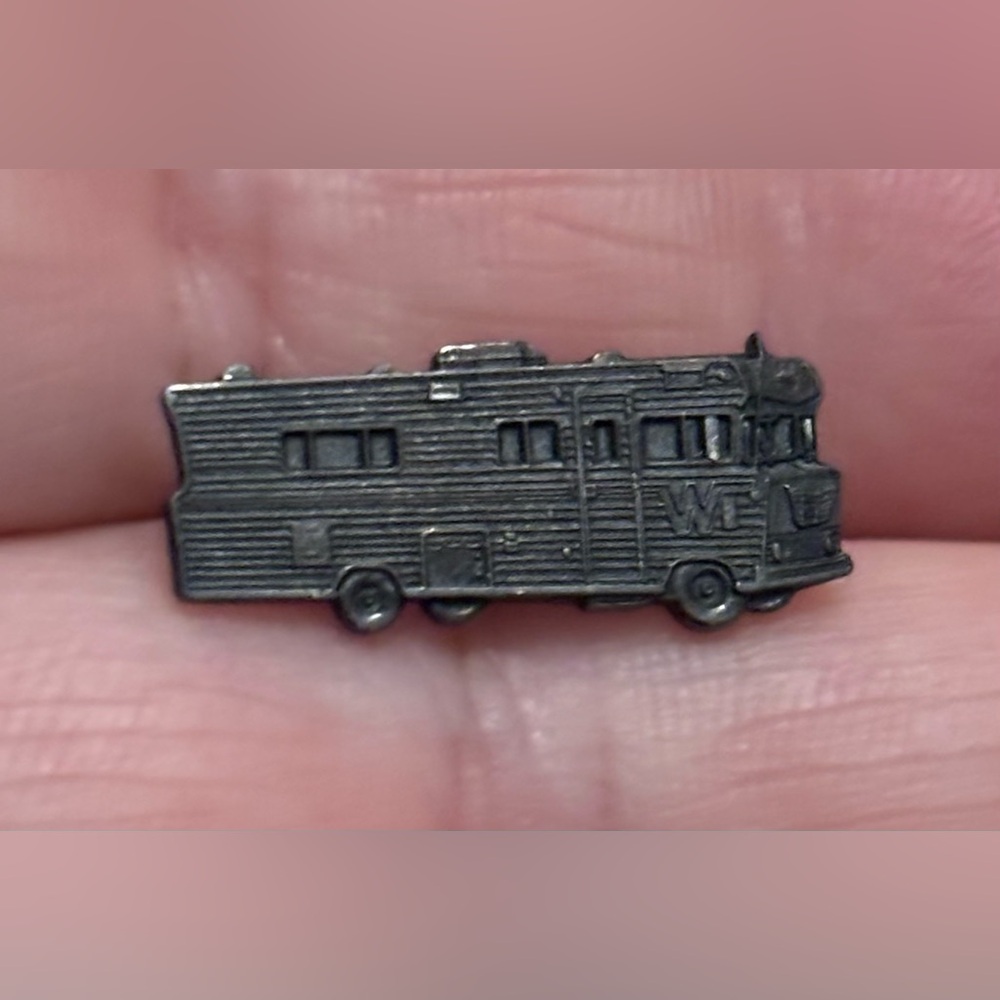 RV Winnebago Sterling Pin